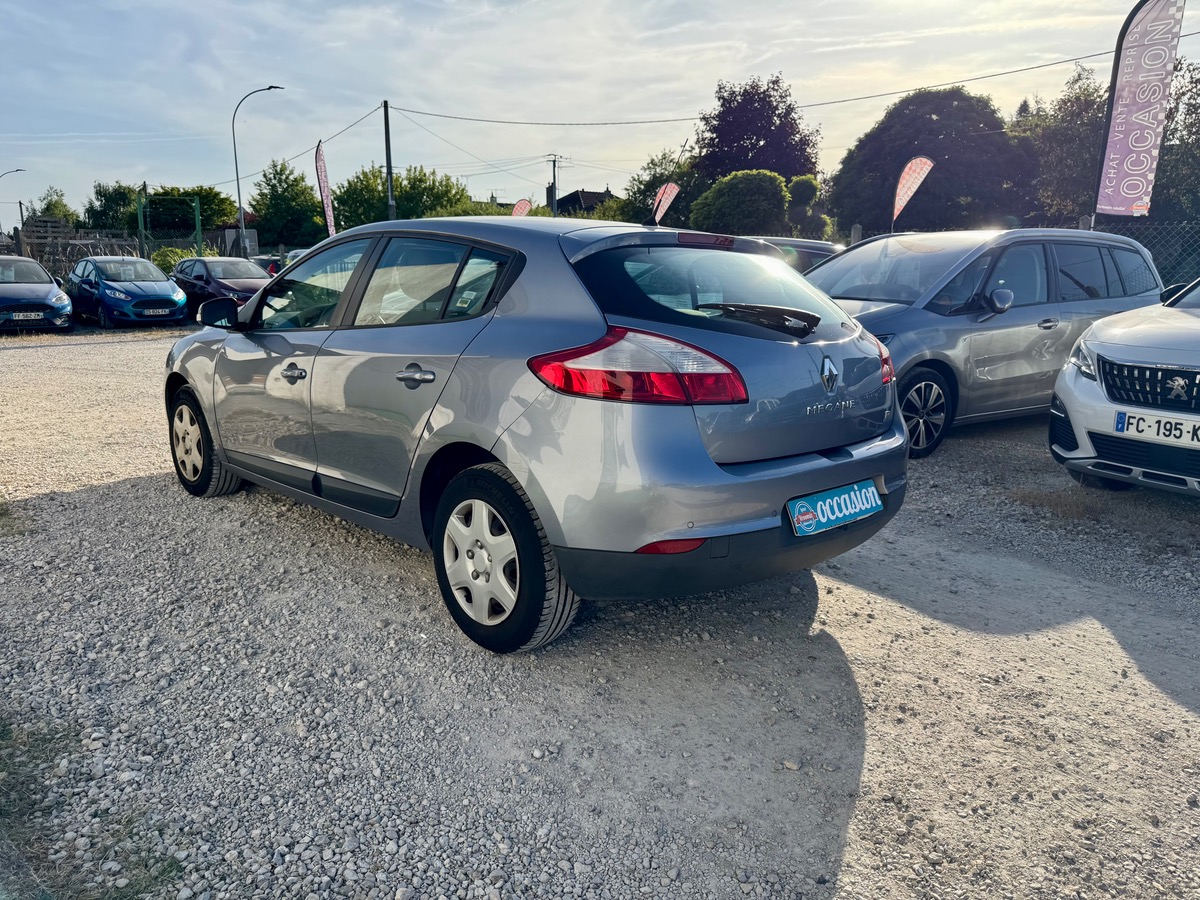 RENAULT Megane III TCE 130 CV EXPRESSION PREMIÈRE MAIN