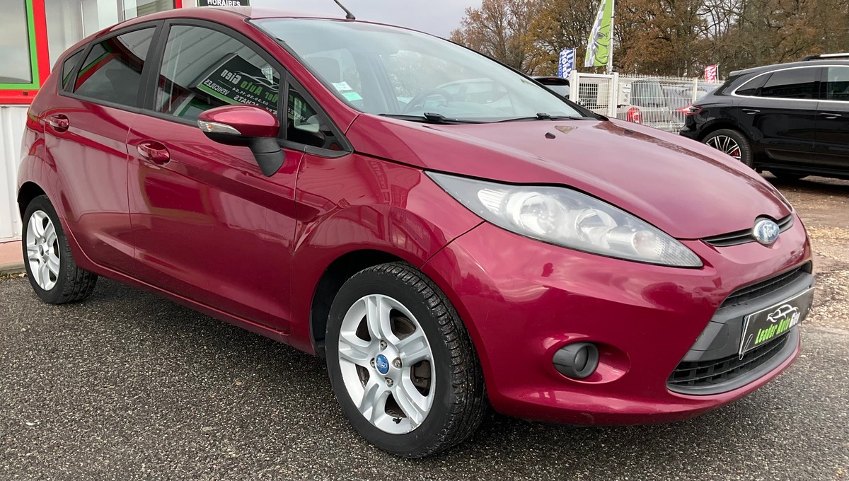 Ford fiesta 1.6 tdci 90cv climatisation bluetooth 2010 ct ok