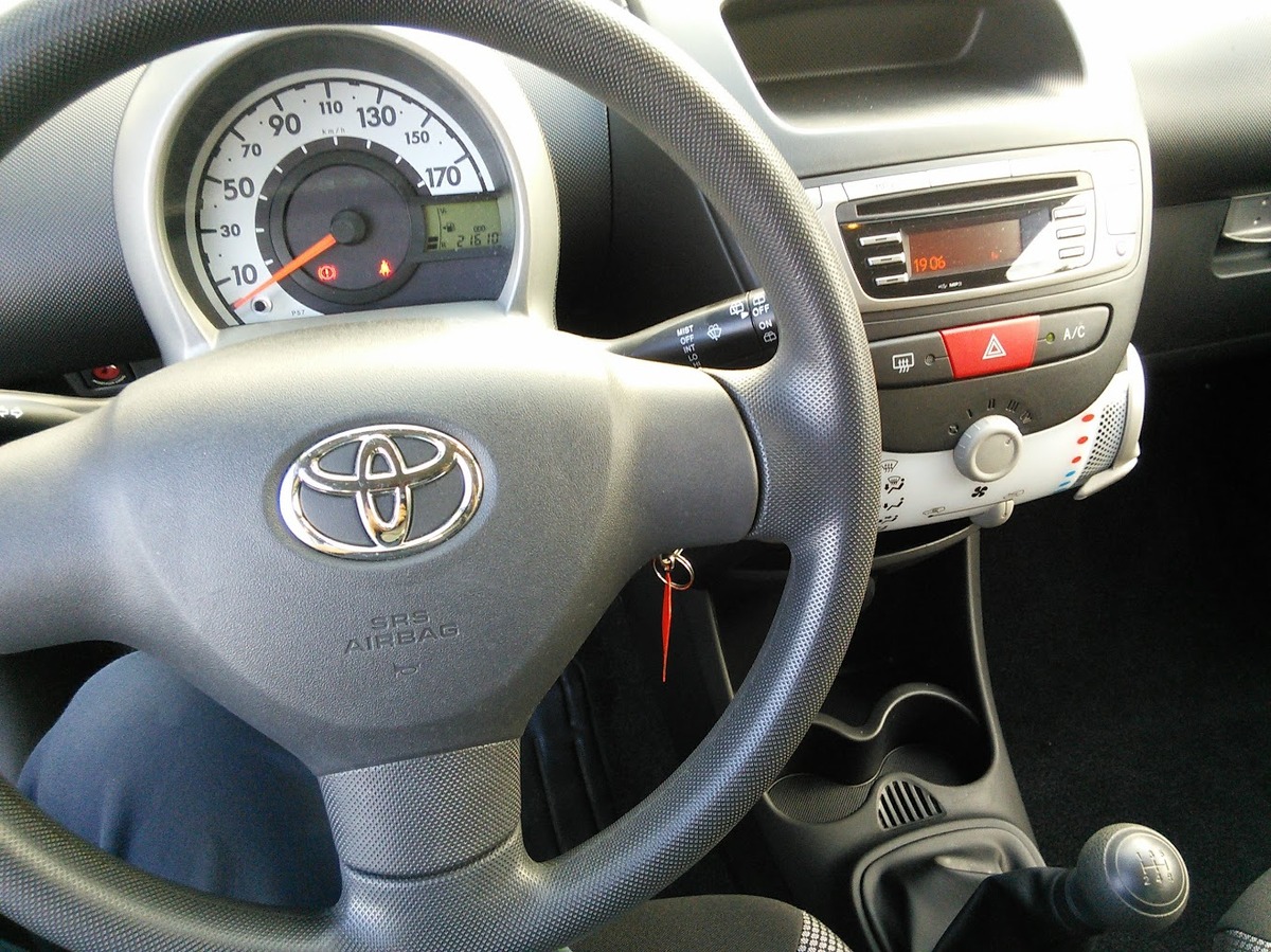 Toyota Aygo 1.0 68 CV 5 PORTES  CLIM