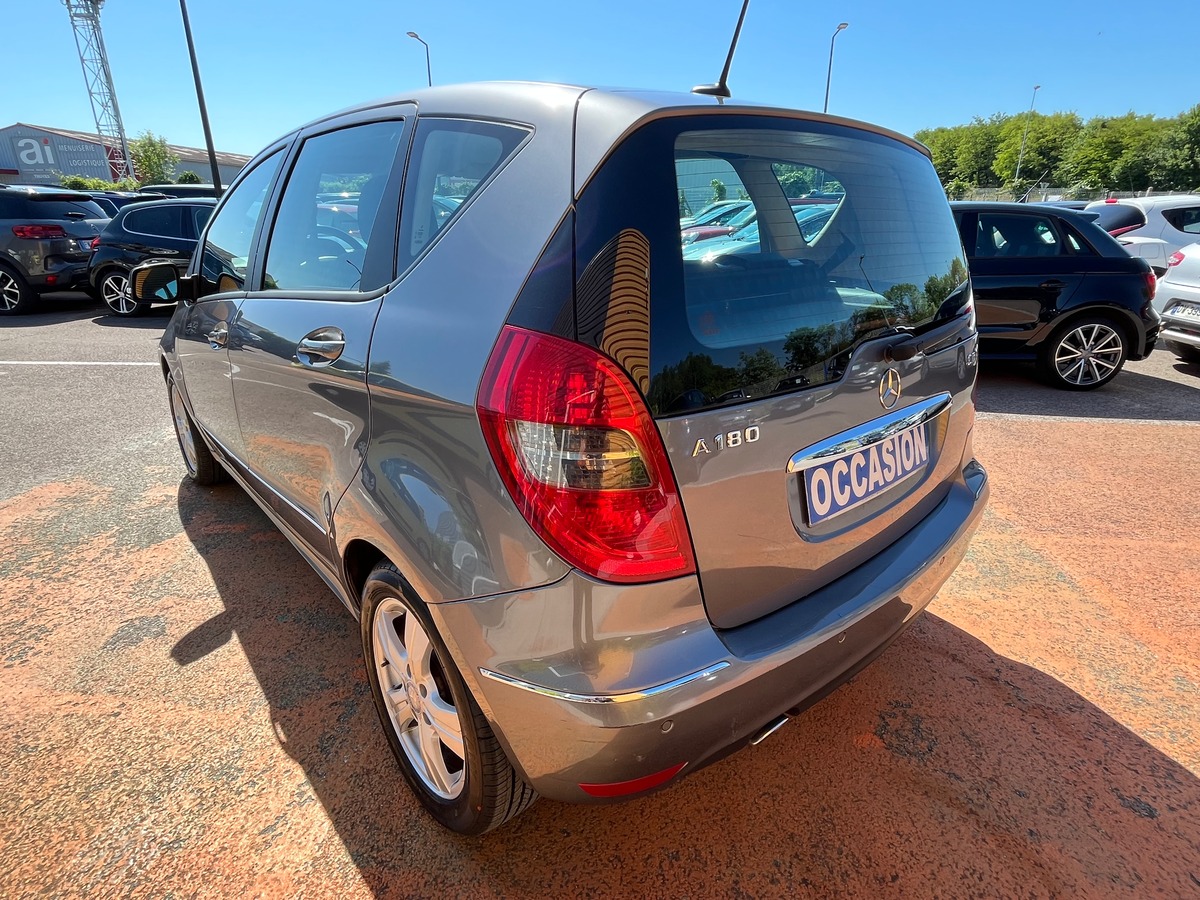Mercedes-Benz Classe A A180 Phase 2 2.0 CDi CVT 110 CH Boîte automatique AVANTGARDE