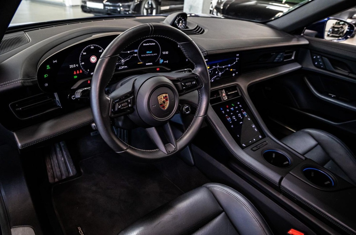 Porsche Taycan 4S avec batterie performance plus / Bose