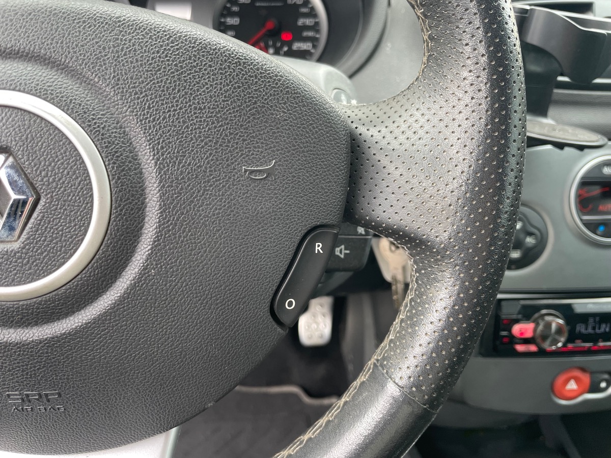 RENAULT Clio III RS 2.0L 200