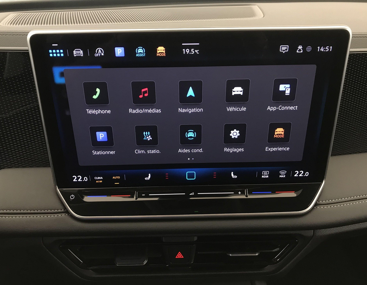 Volkswagen Tiguan NOUVEAU 1.5 eTSI 150CV DSG7 LIFE PLUS  Prix catalogue 52 275,00 € TTC