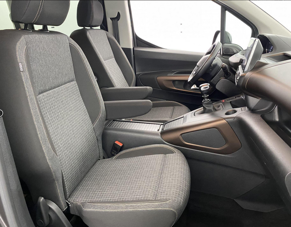 Peugeot Rifter Standard BlueHDi 130 S S BVM6 5pl GT