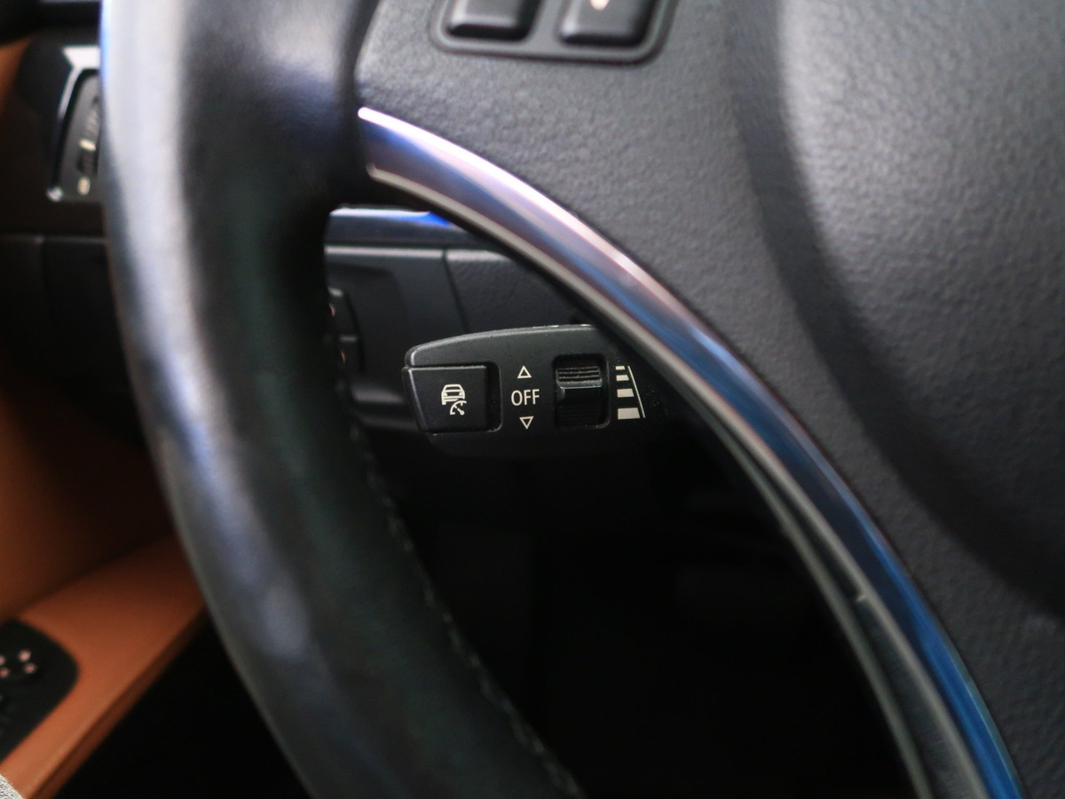 Bmw Série 3 BMW 330i xDrive Coupé 2011 – Performance et Luxe