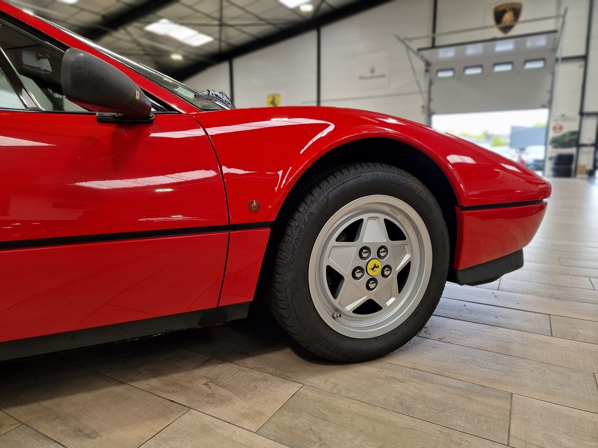 Ferrari 328 GTB 3.2 V8 270 DISTRIBUTION OK E