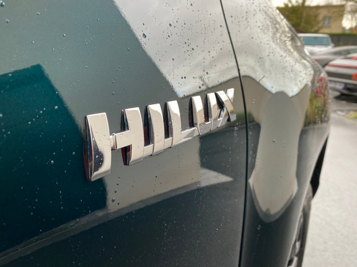 Toyota Hilux 2.4 D4D 150 CH BVA LOUNGE / 11870 KMS
