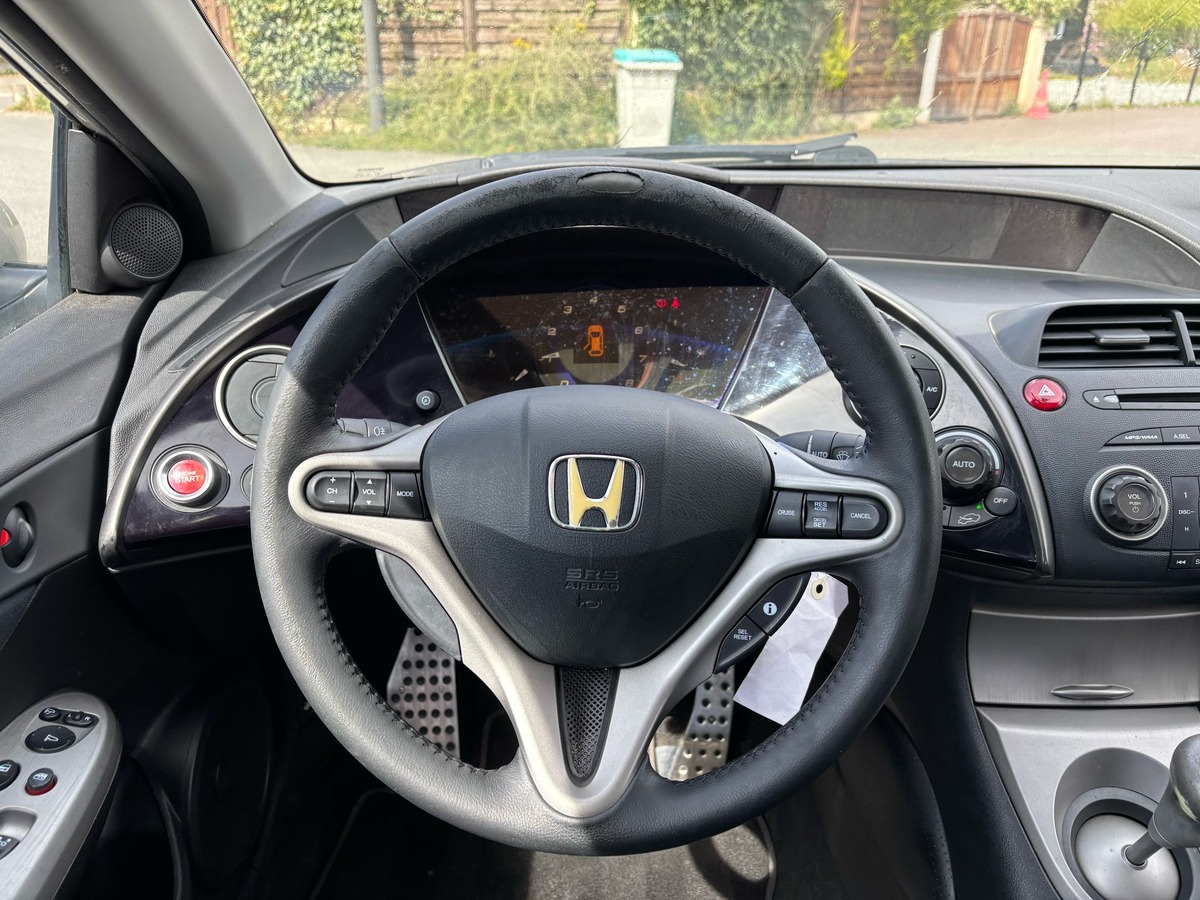Honda Civic 1.8 VTEC 140 - Finition Sport - Garantie