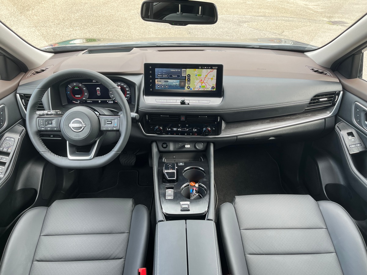 Nissan NISSAN X TRAIL E POWER 204CH TEKNA, 3 ANS D'ENTRETIENS INCLUS, TOIT OUVRANT, SIEGES CHAUFFANT