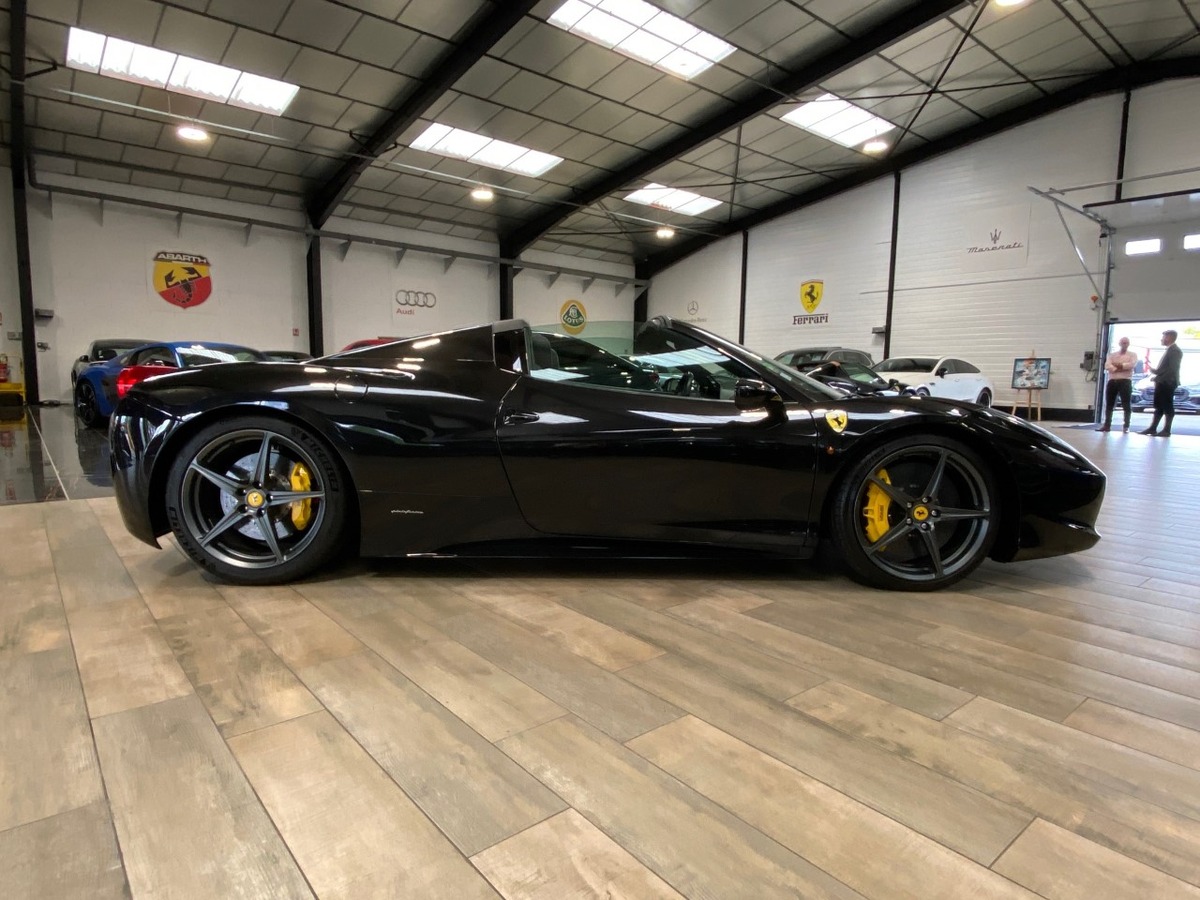 Ferrari 458 Spider ITALIA V8 570 Carbone LED