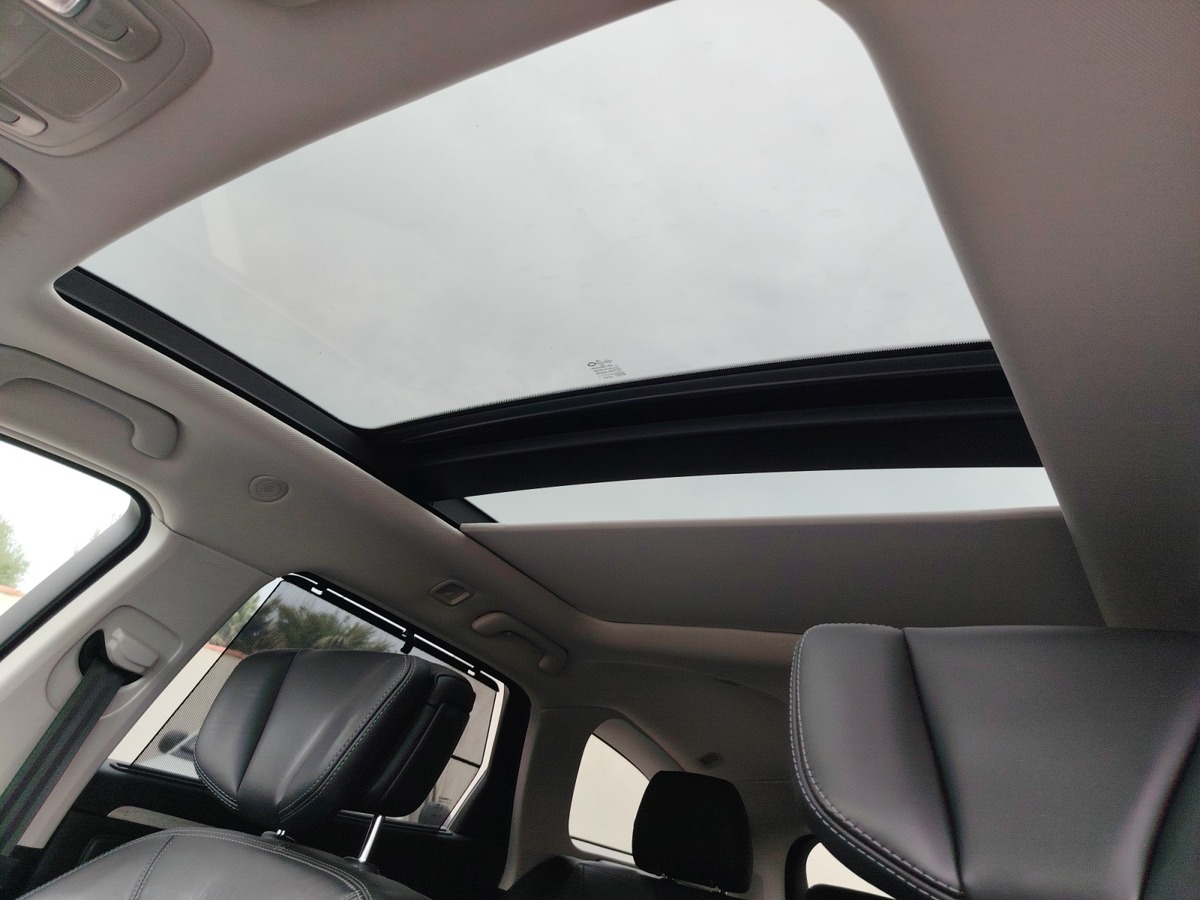 RENAULT Talisman Estate 2.0 dci 200 initiale Paris seulement 43500 kms . 2 eme Main