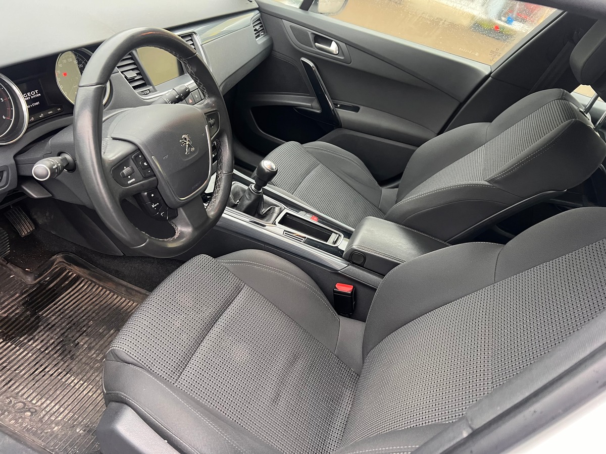 Peugeot 508 SW Phase 2 2.0 BlueHDi 150 cv - TOIT PANO - ATTELAGE - RADAR DE RECUL - ENTRETIEN A JOUR