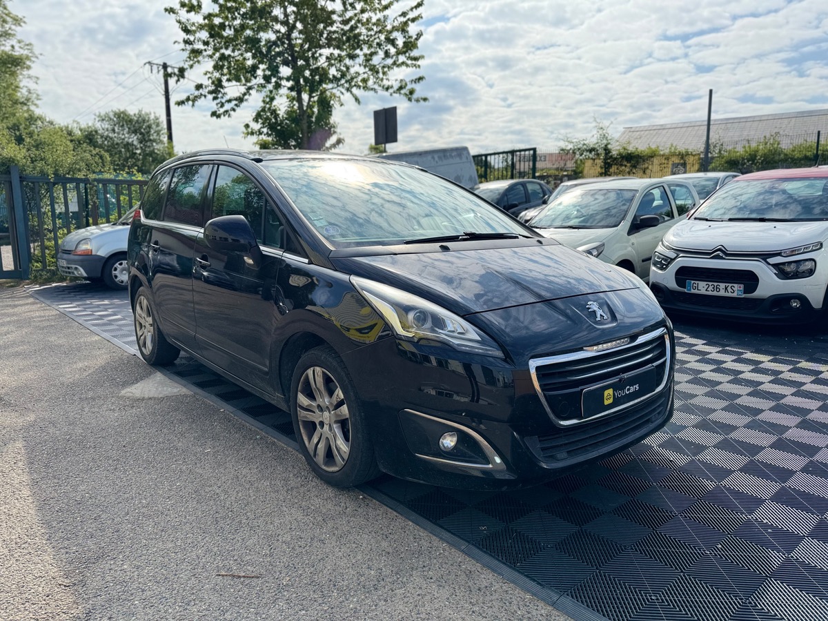 Peugeot 5008 Phase 2 1.6 156 cv Boîte auto 7 PLACES - TOIT PANORAMIQUE - SIEGES CHAUFFANTS