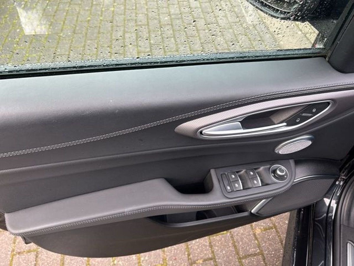 Alfa Romeo Giulia 2.0 TB 280ch Veloce Q4 AT8