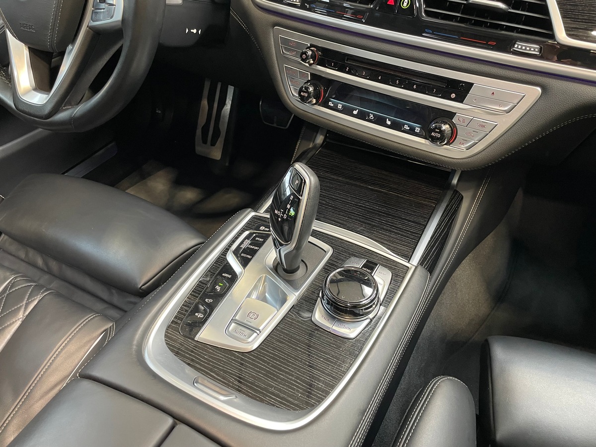 Bmw Série 7 (G11) Berline 740e Hybrid 2.0i 258 cv - M SPORT - EDITION CARBON CORE