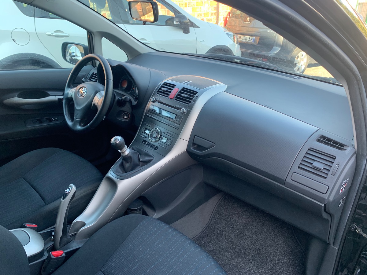 Toyota Auris 2.0 D-4D 126 CV 4X sans frais 