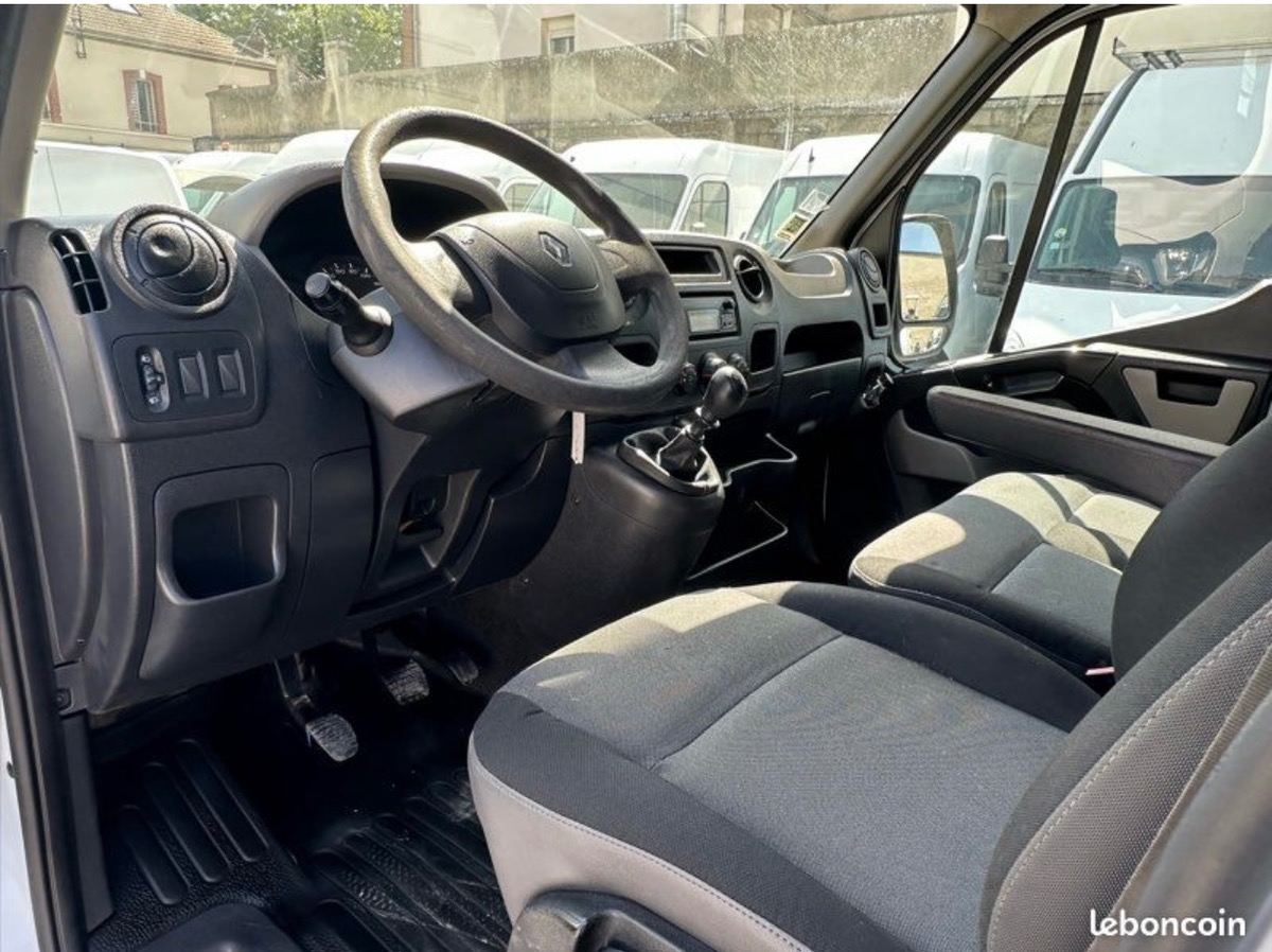 RENAULT Master III FOURGON 2.3 dCi 100 CV L2H2 MOTEUR A CHAÎNE/ GALERIE / TVA RÉCUPÉRABLE