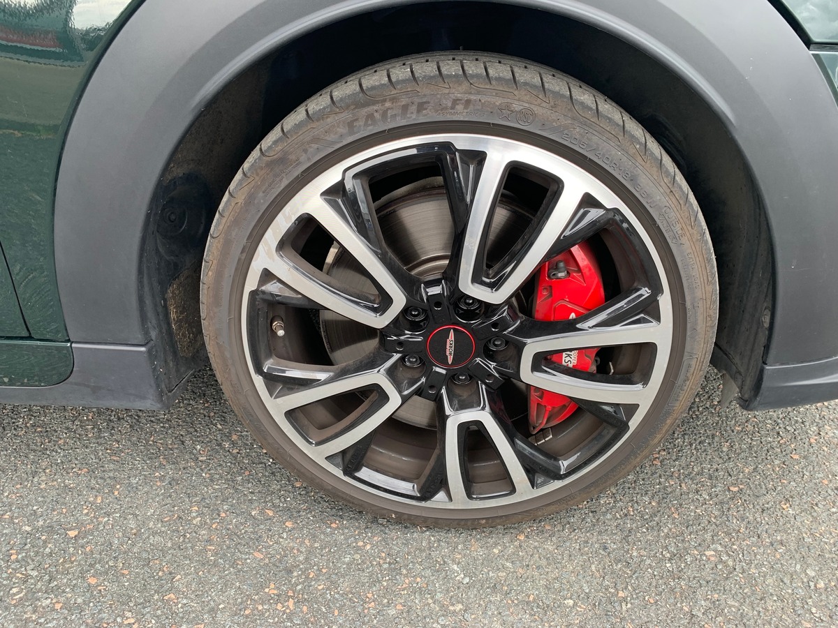 Mini Cooper JCW 231 CHEVAUX