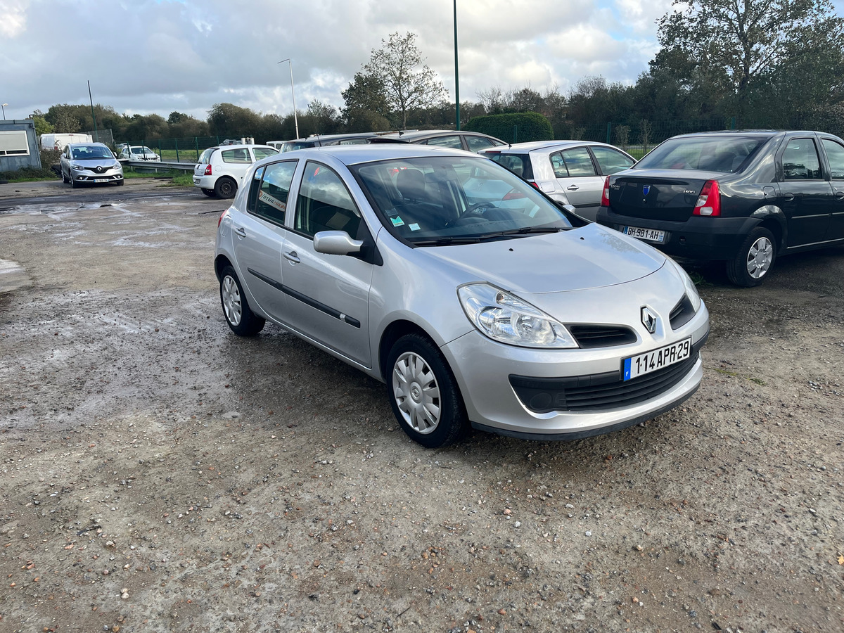 RENAULT Clio 1.5 dci