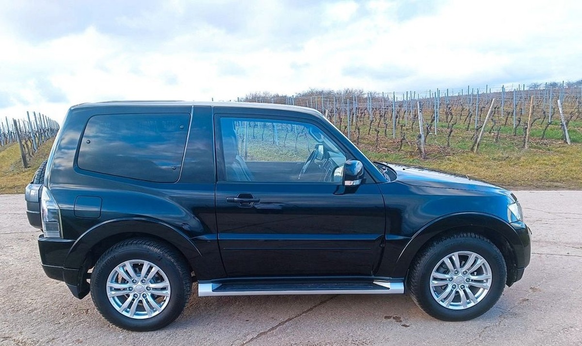 Mitsubishi Pajero 3.2 DI-D Édition 100 Automatique 1 MAIN .