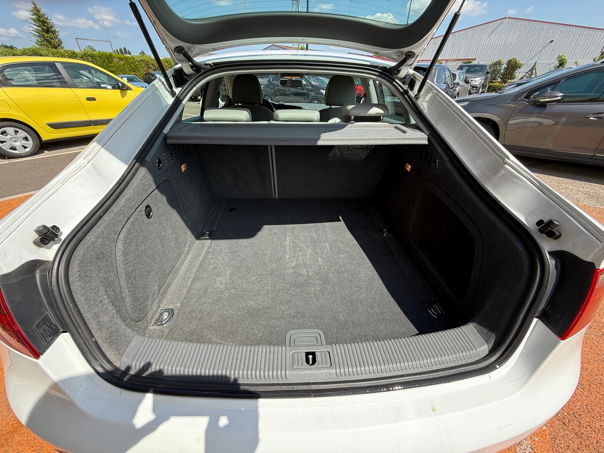 Audi A5 Sportback Phase 2 2.0 TDi Multitronic 177 ch Boîte automatique ATTRACTION
