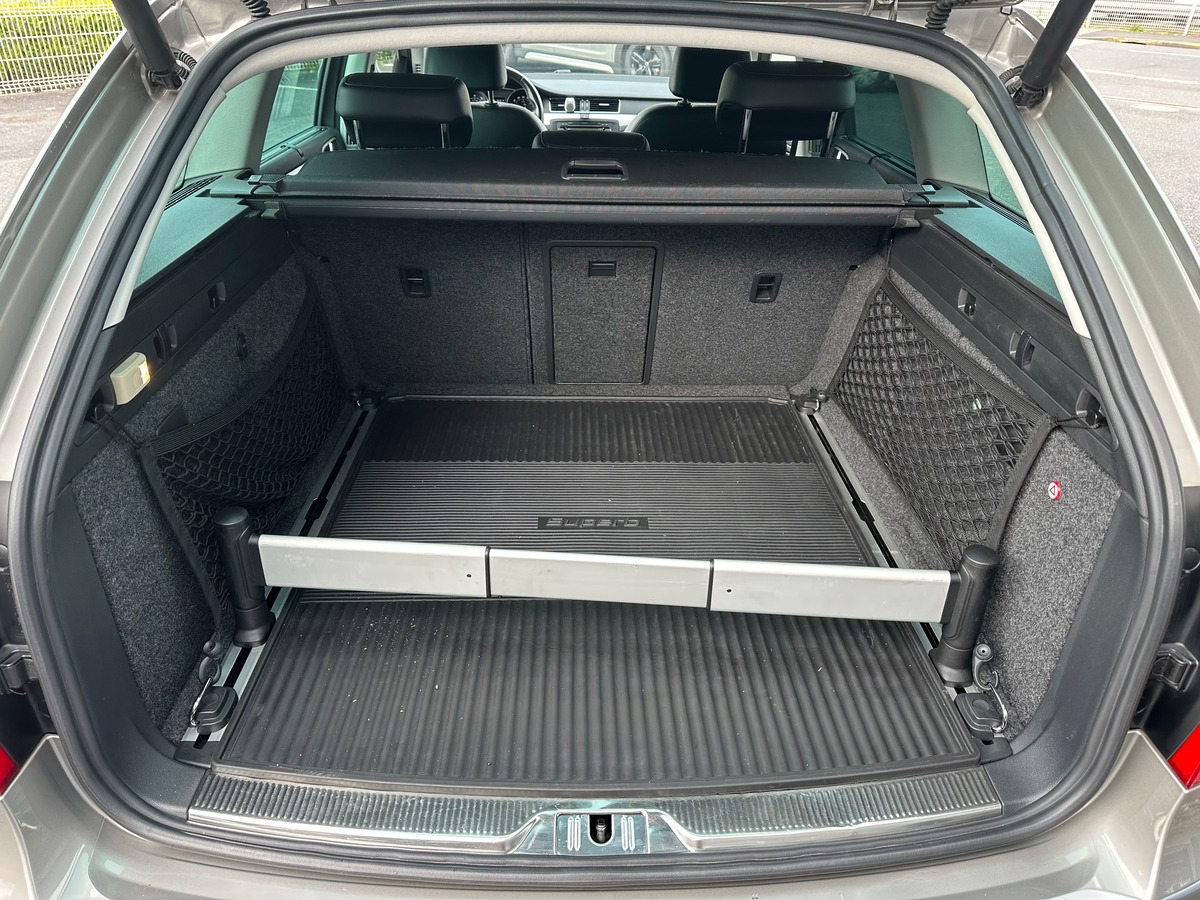 Skoda Superb Combi 3.6 V6 Elégance 2 4x4 DSG6