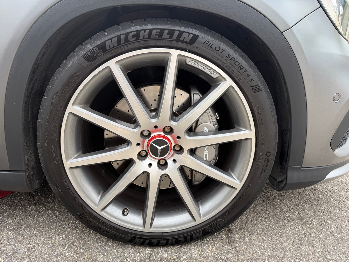 Mercedes-Benz GLA 45 AMG 2.0 4MATIC 7G-DCT 360cv, Toit ouvrant, Sièges électriques chauffants.
