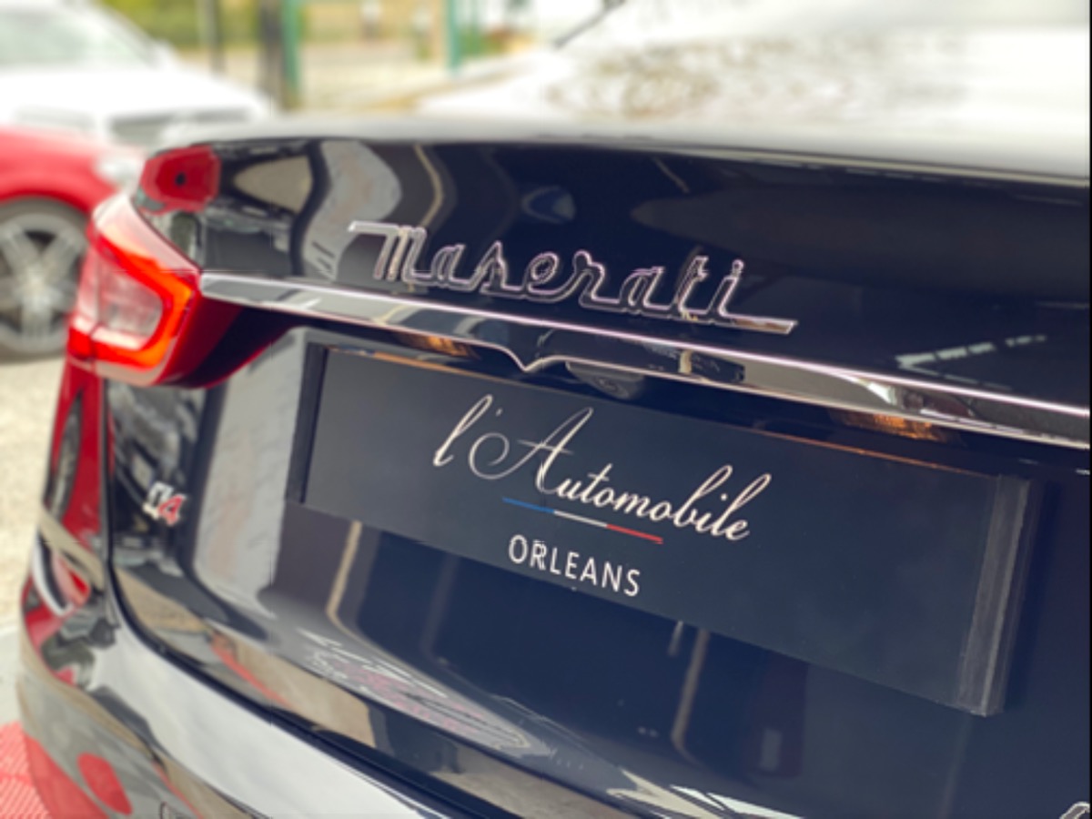 Maserati Quattroporte SQ4 3.0 V6 410 TO/Carbone C