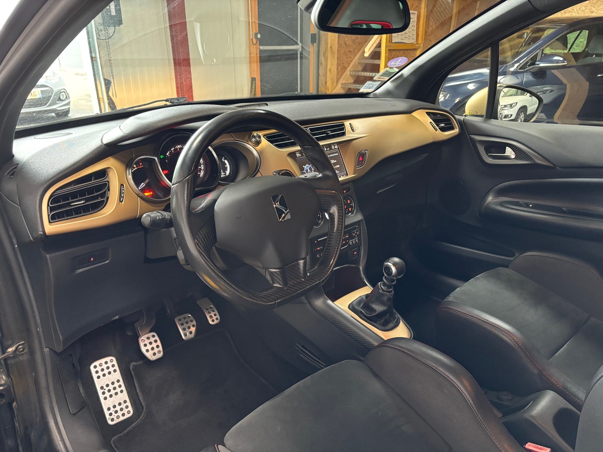 Citroën DS3 1.6 THP 203 RACING GOLD MAT