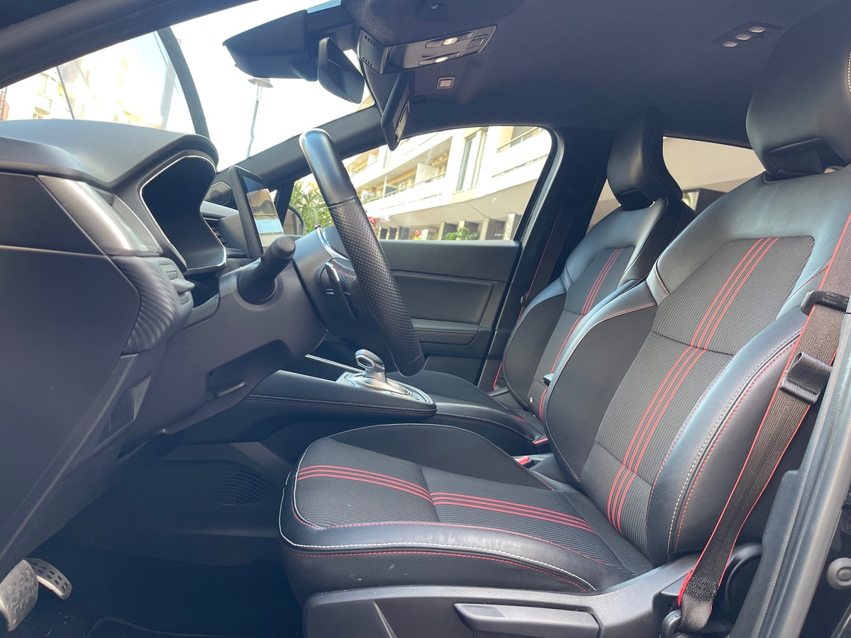 RENAULT Captur TCE Hybrid 160 CV / RS LINE / Boite Auto / CarPlay