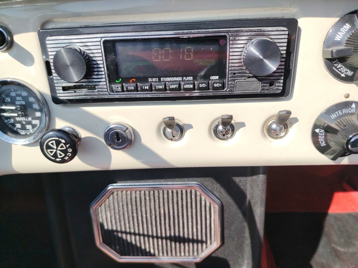 MG MG B CABRIOLET , 1965, boite auto MODELE TRES RARE