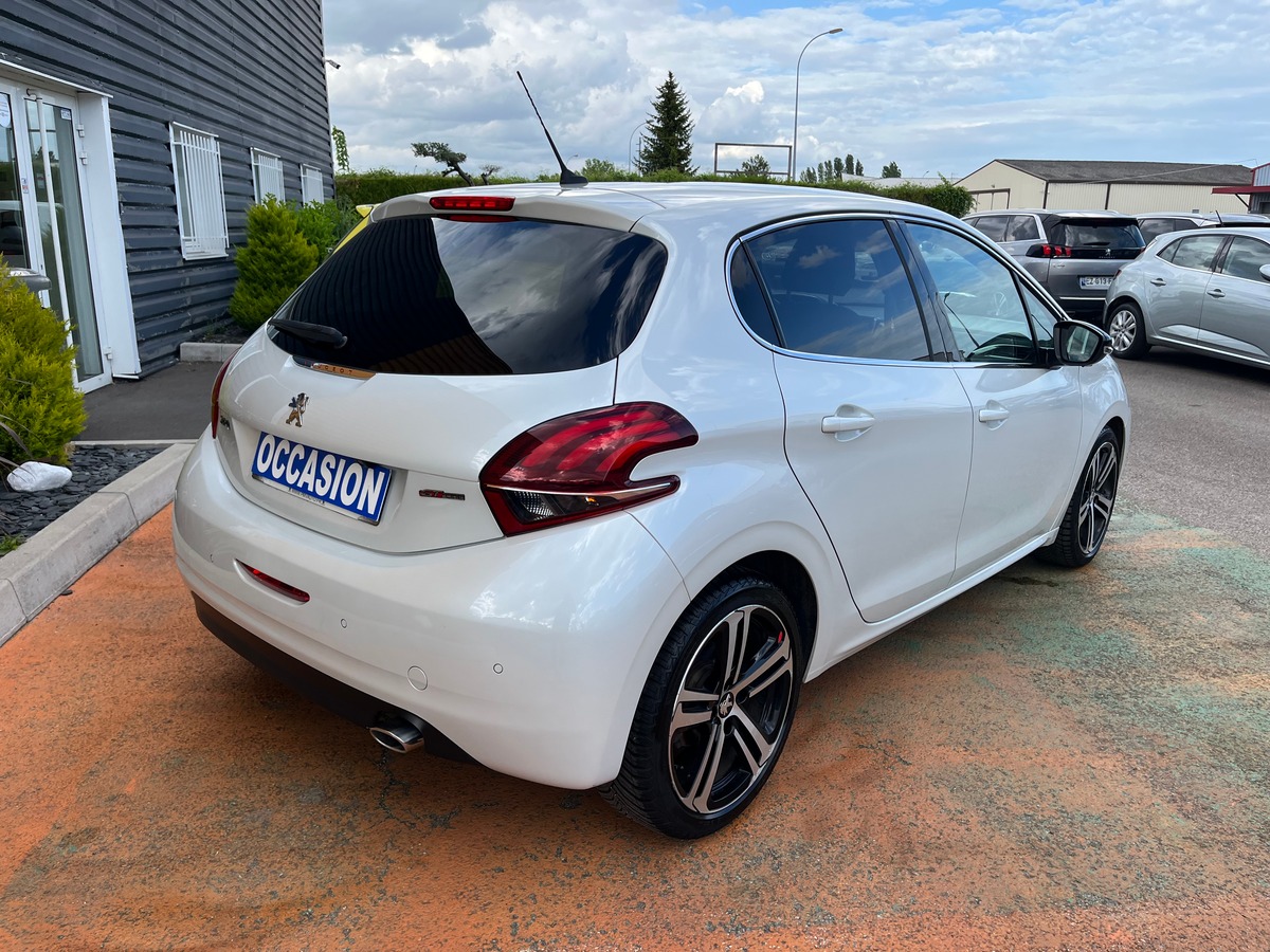 Peugeot 208 Phase 2 5 Portes 1.5 Blue HDi 100 CH GT LINE