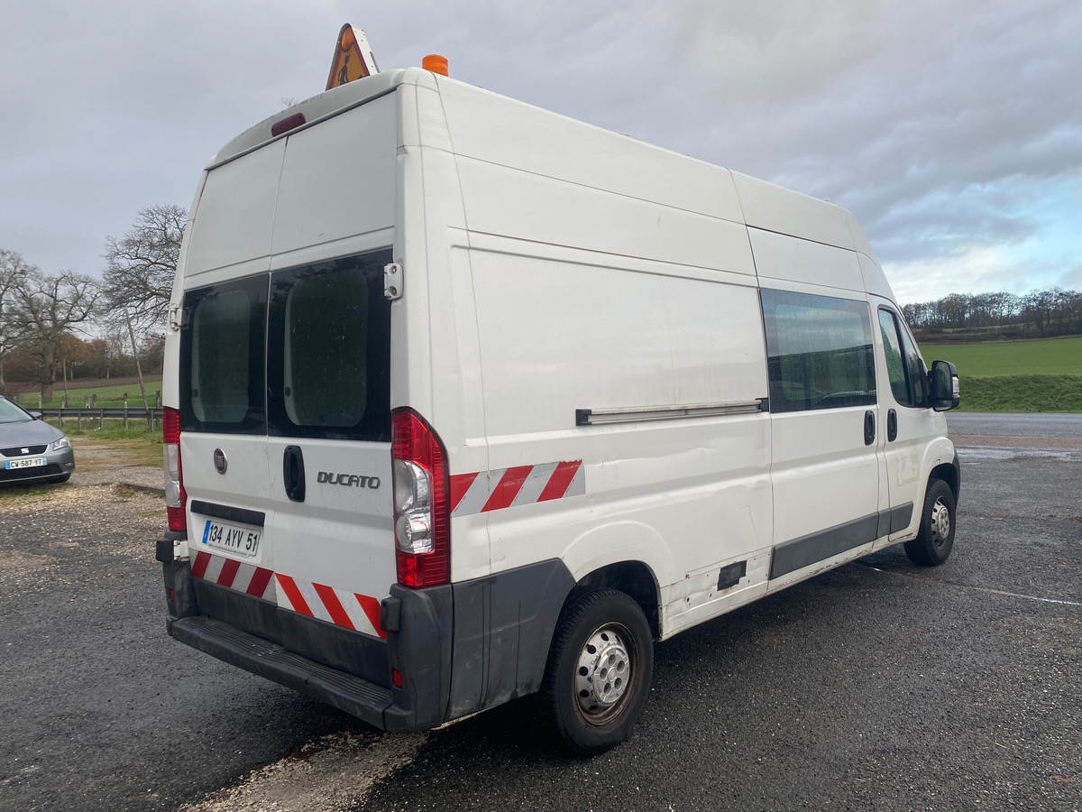 Fiat Ducato 2.2 mjtd 100cv 149003km 1ère main réviser et garantie 3 places 