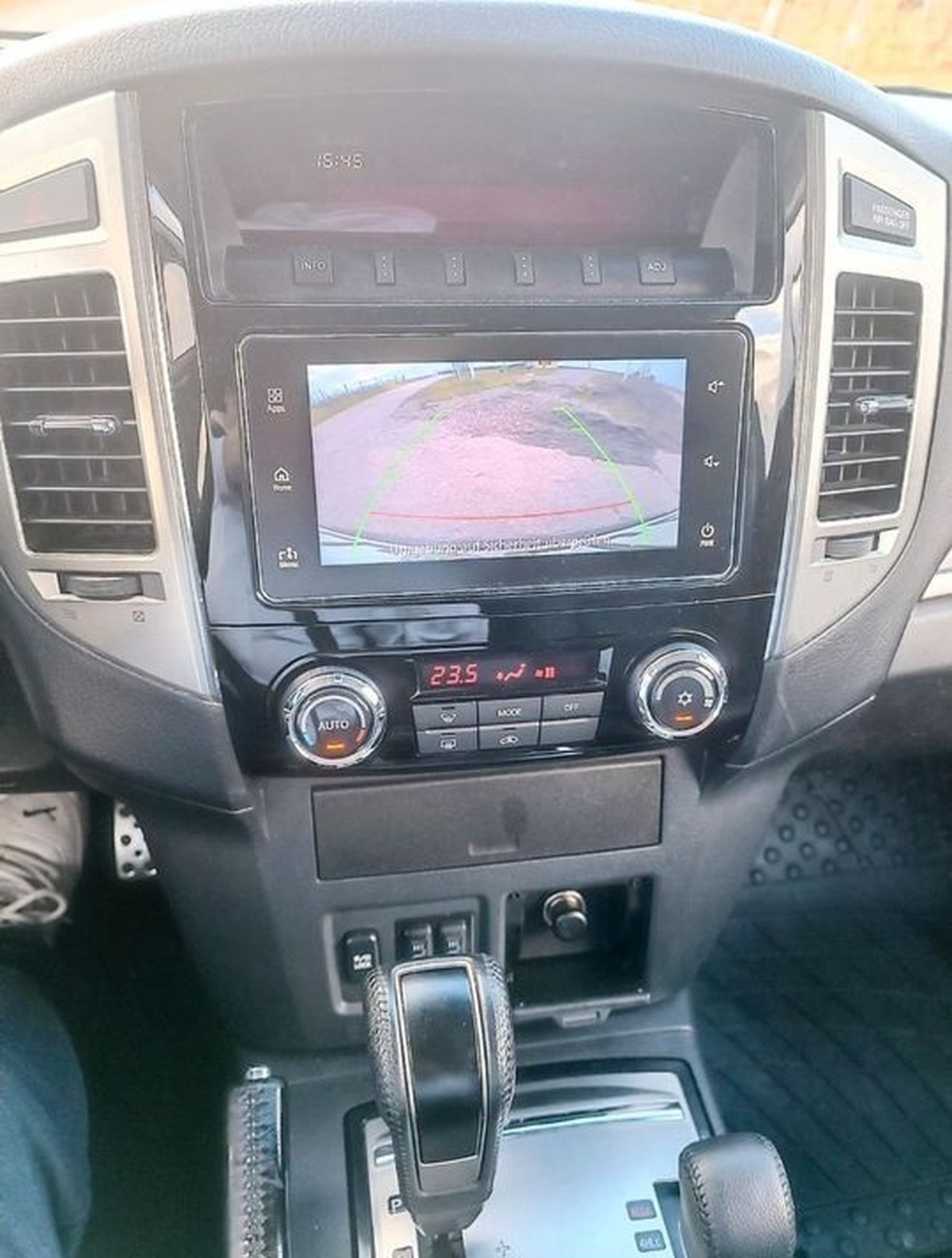 Mitsubishi Pajero 3.2 DI-D Édition 100 Automatique 1 MAIN .
