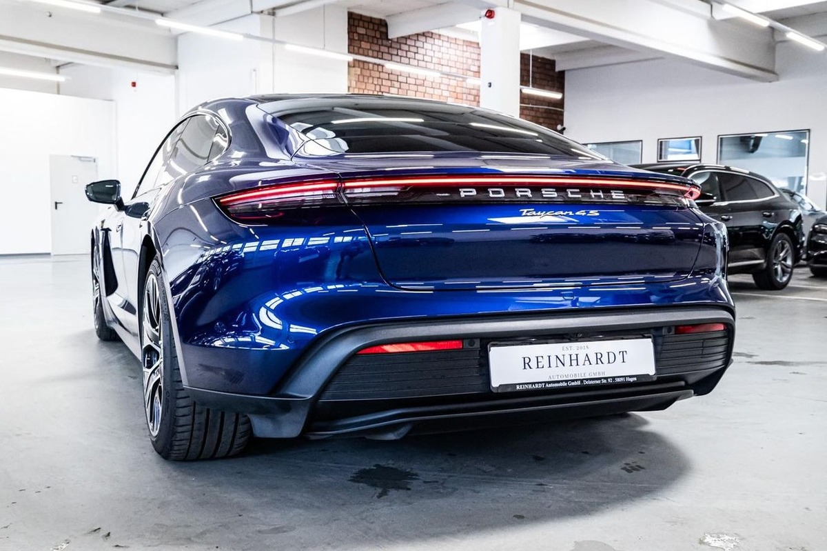 Porsche Taycan 4S avec batterie performance plus / Bose