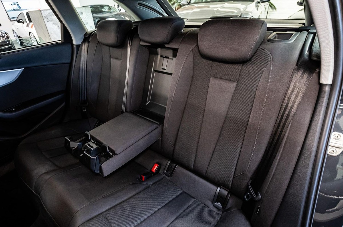 Audi A4 Avant V 40 TDI 204ch Advanced S tronic 7