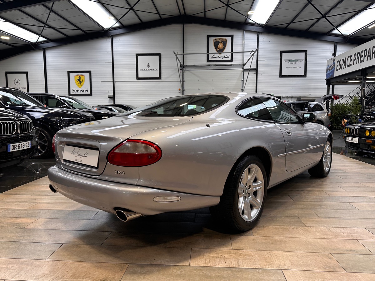 Jaguar XK8 Coupe 4.0i V8