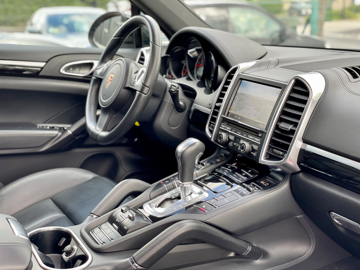Porsche Cayenne S V8 4.2 TDi DPF 382 AWD b