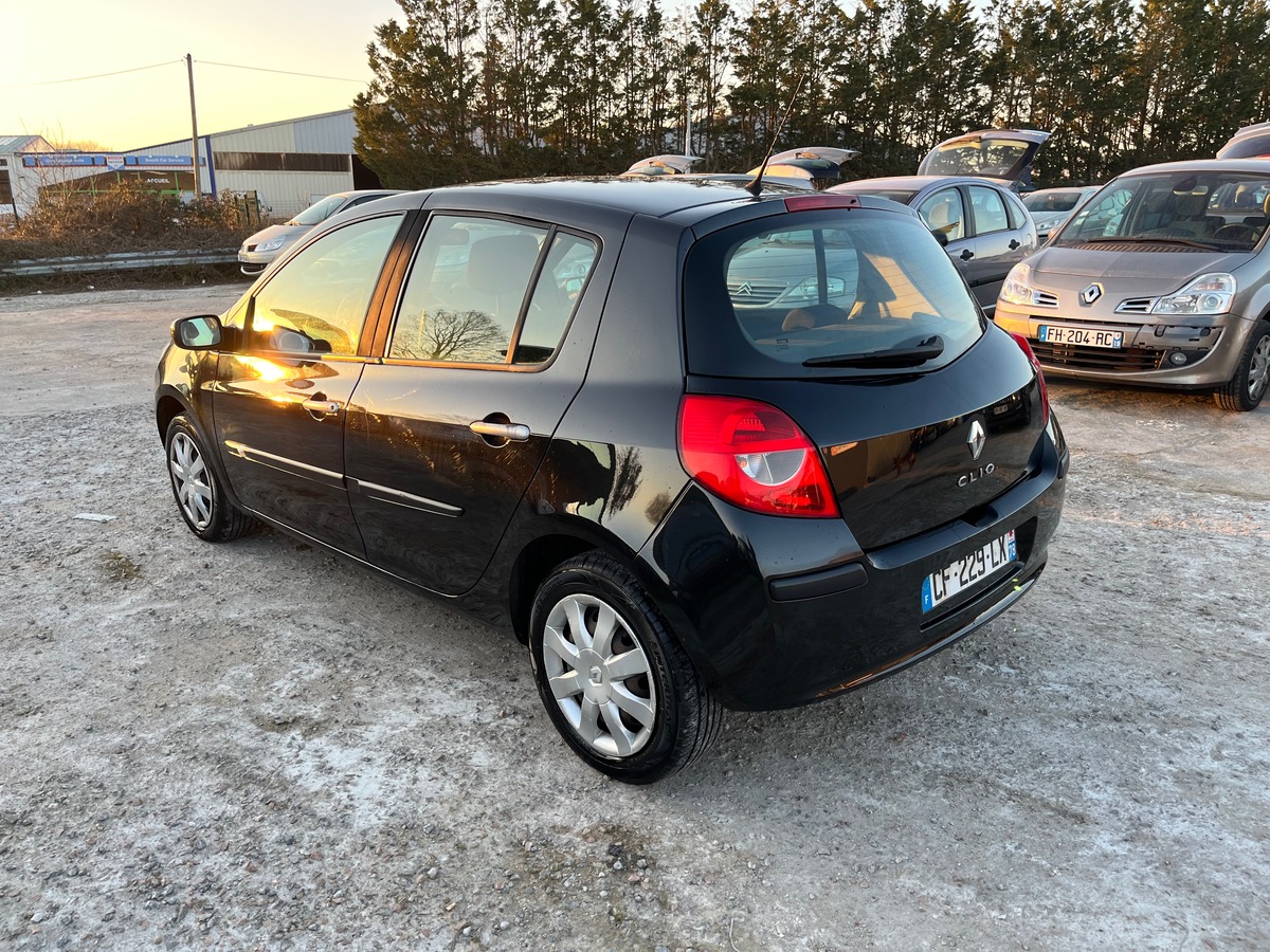 RENAULT Clio 1.5 dci