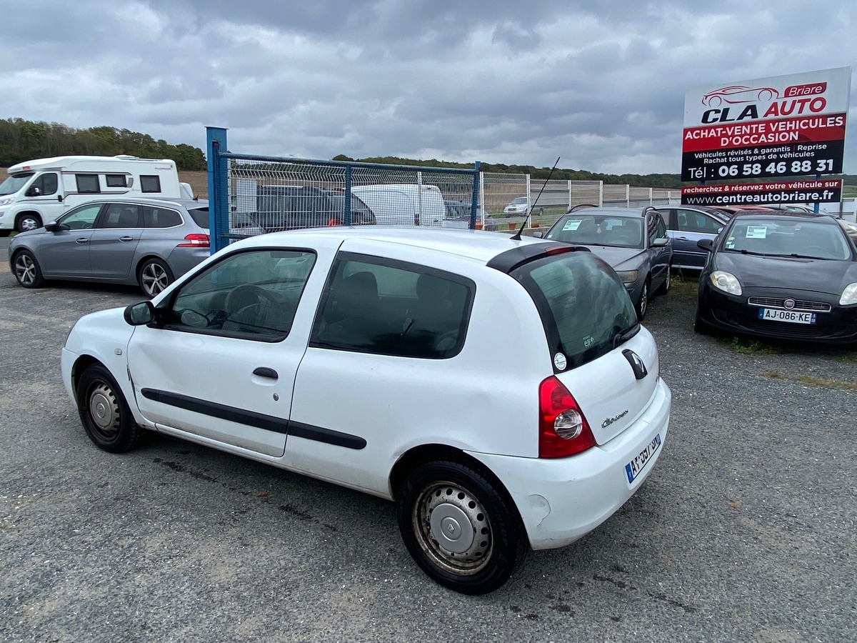 RENAULT Clio 1.5 dci 70cv 5 places 226033km