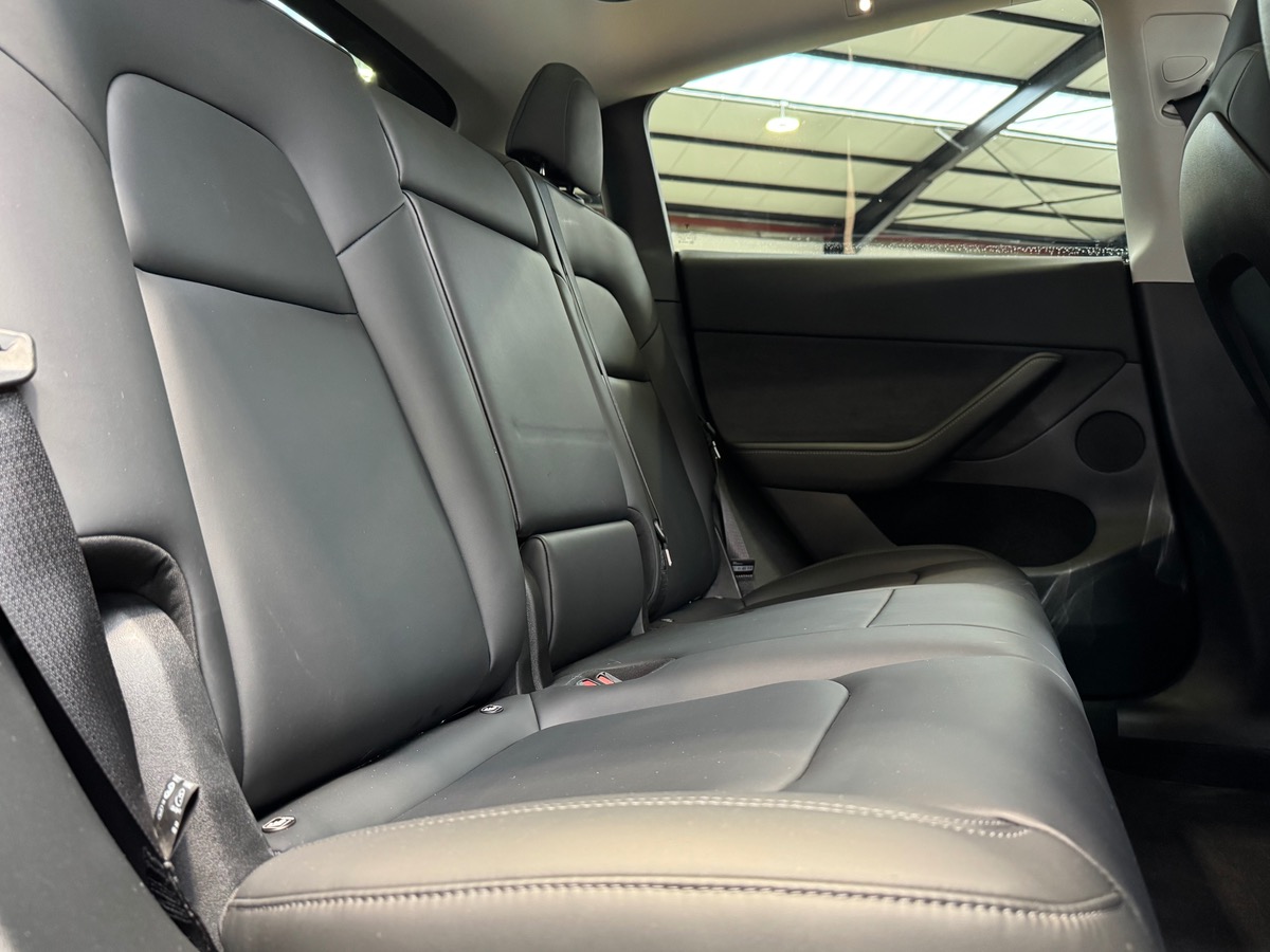Tesla Model Y 347 cv PREMIÈRE MAIN AUTOPILOTE