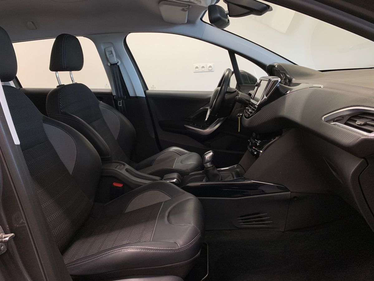 Peugeot 2008 1.2 e-THP 110 Allure - Première main