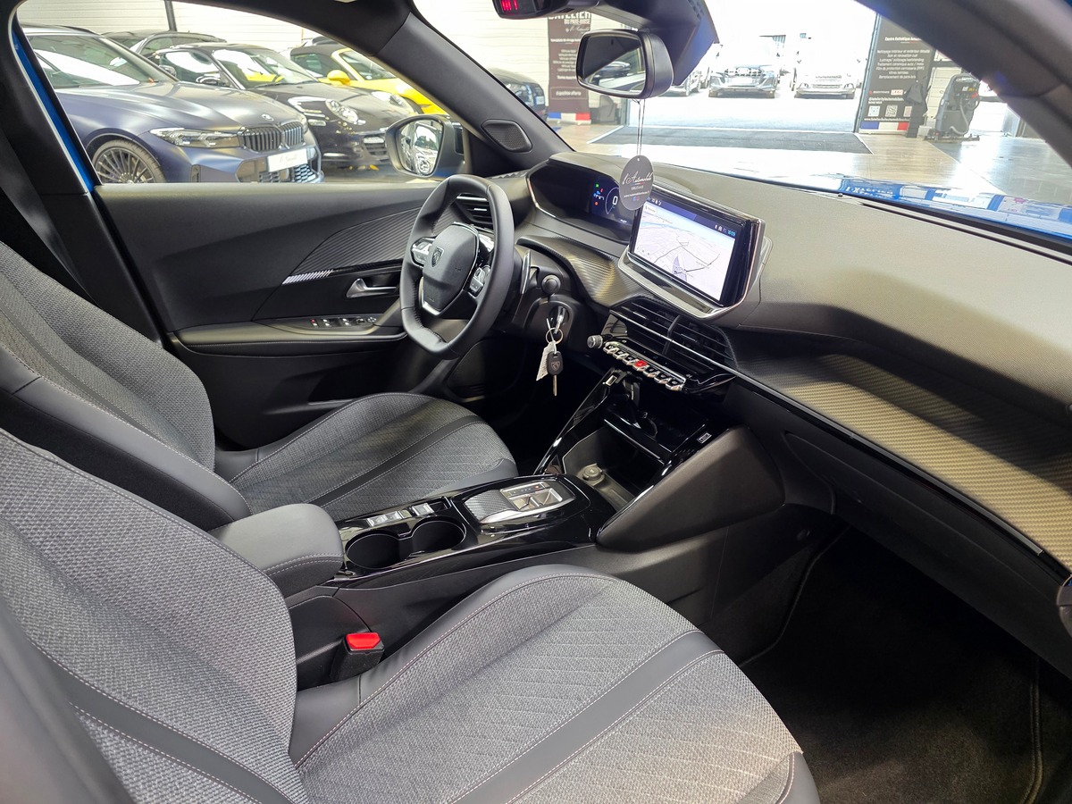 Peugeot 2008 II 130CH ALLURE BVA // ATTELAGE
