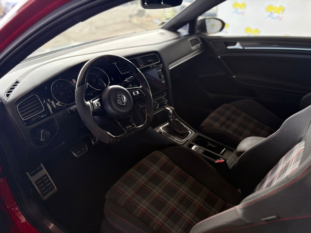 Volkswagen Golf gti 230p