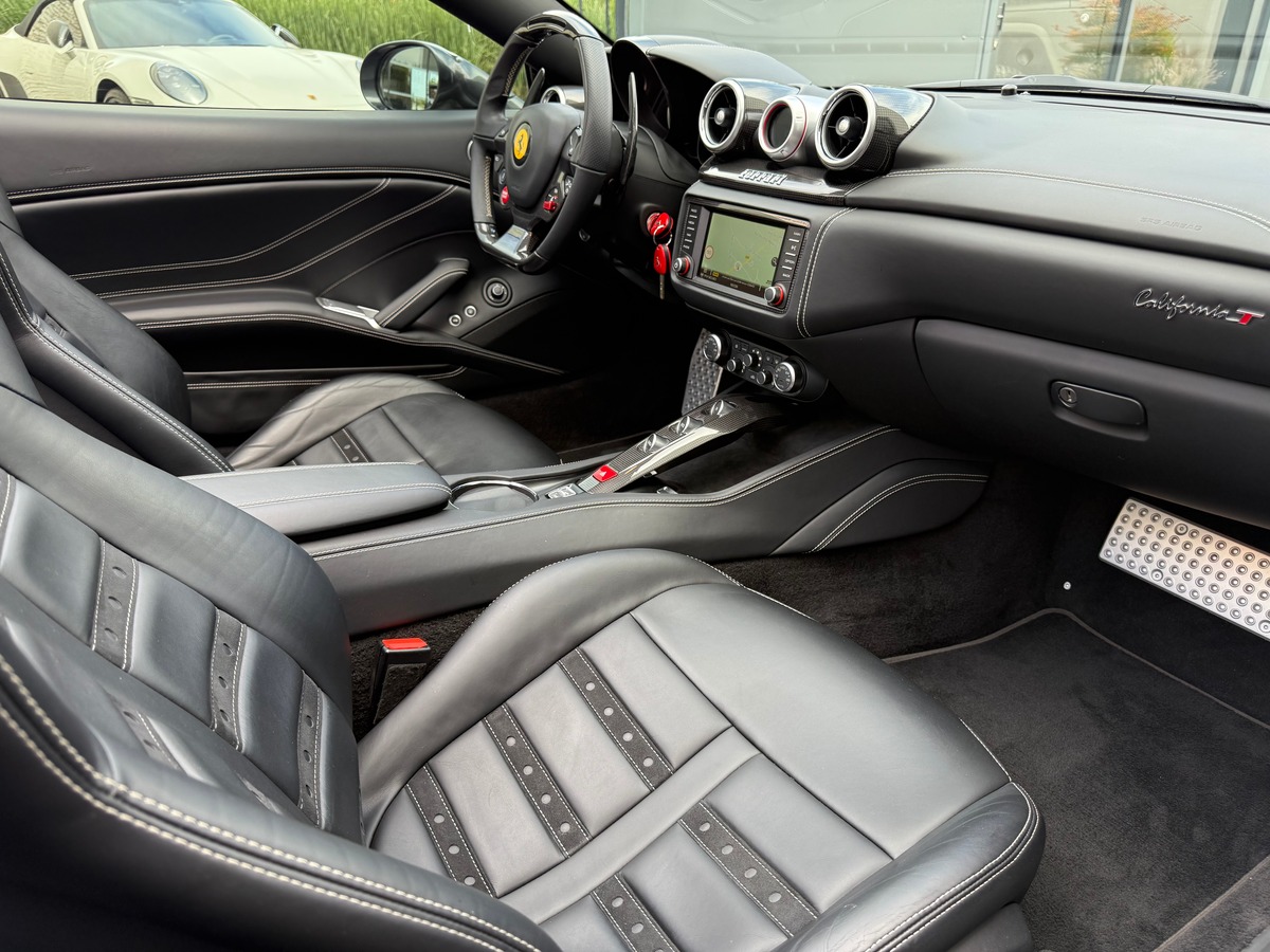 Ferrari California T 3.9L V8 560 CH / FRANCAISE / CARNET / 29954 KMS