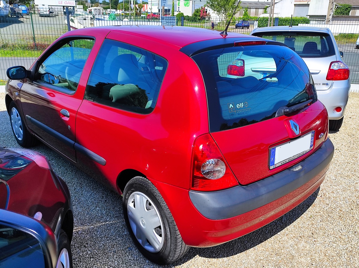 RENAULT Clio II 1.2i 60 Campus Authentique