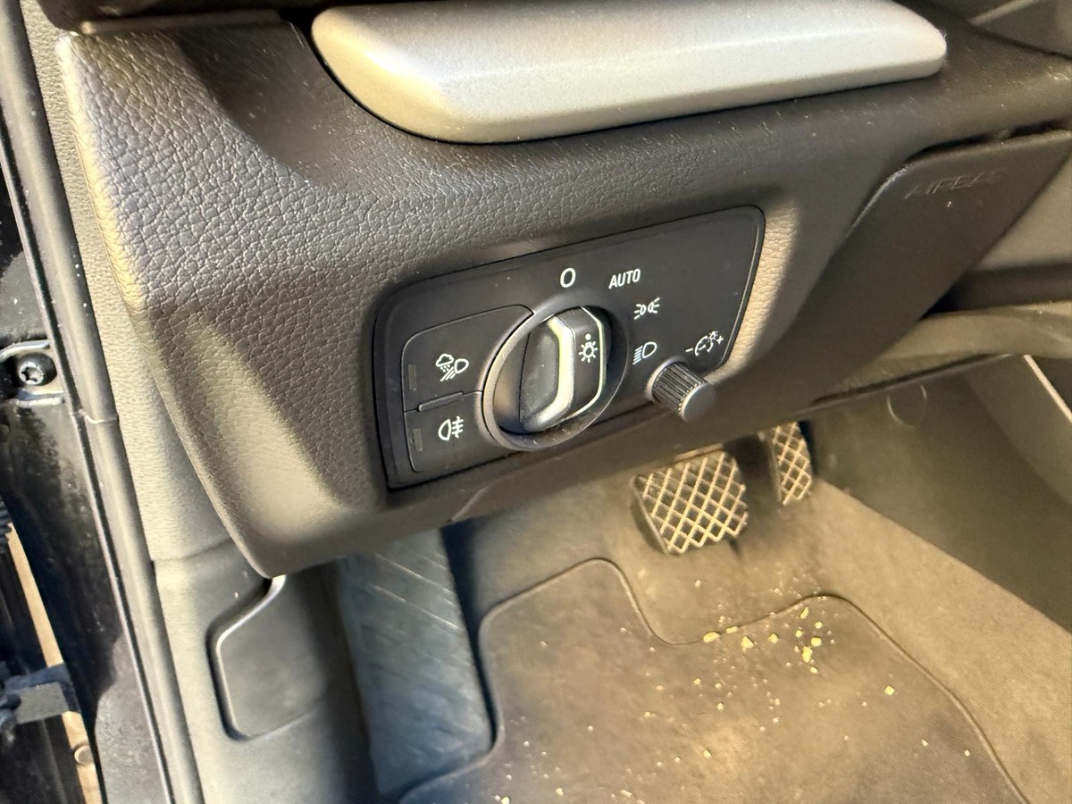 Audi A3 III (2) SPORTBACK 1.6 TDI 116 BUSINESS LINE S TRONIC 7