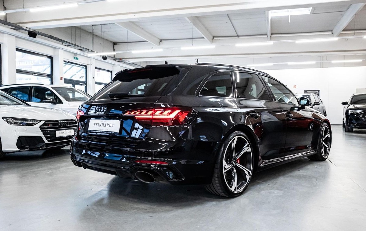 Audi RS4 Avant V 2.9 V6 TFSI 450ch quattro tiptronic 8