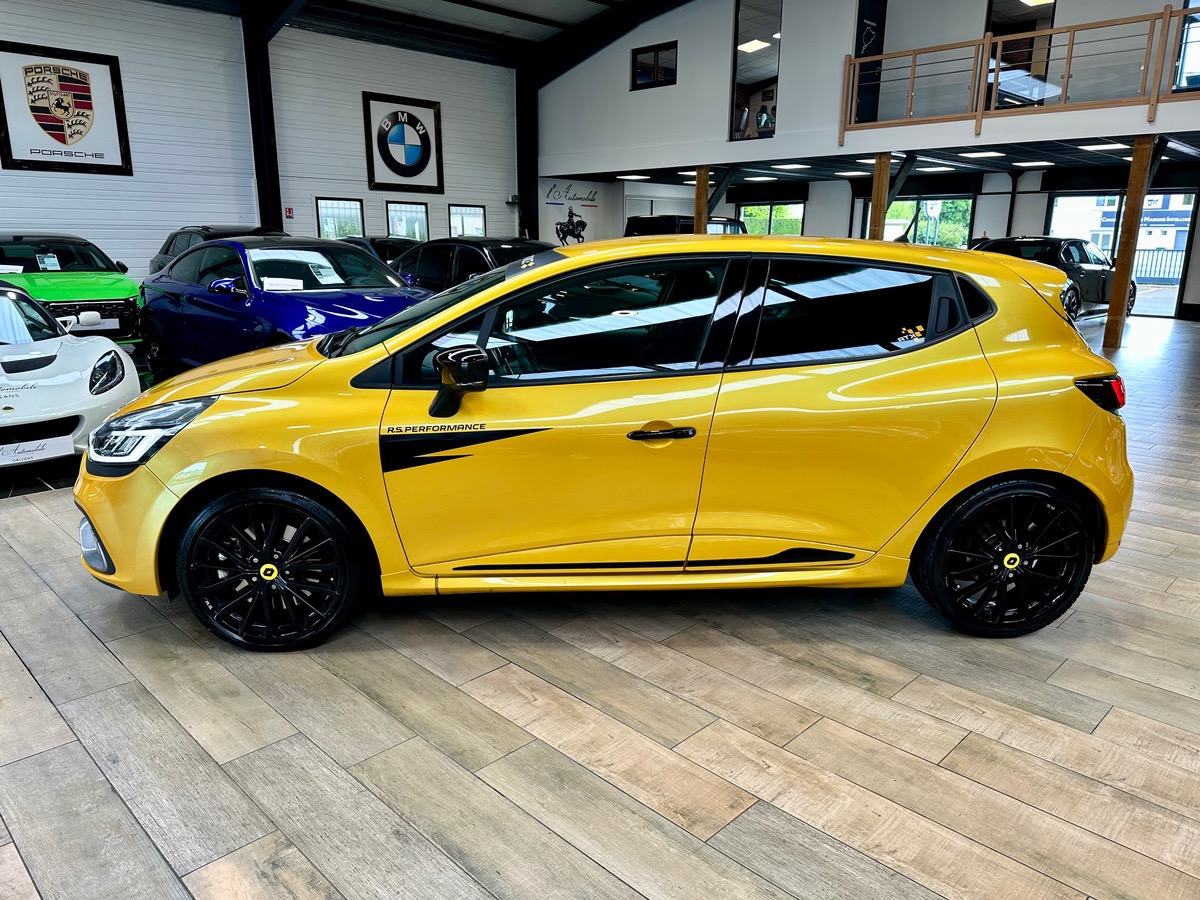 Renault Clio IV RS (2) 1.6 200 EDC6