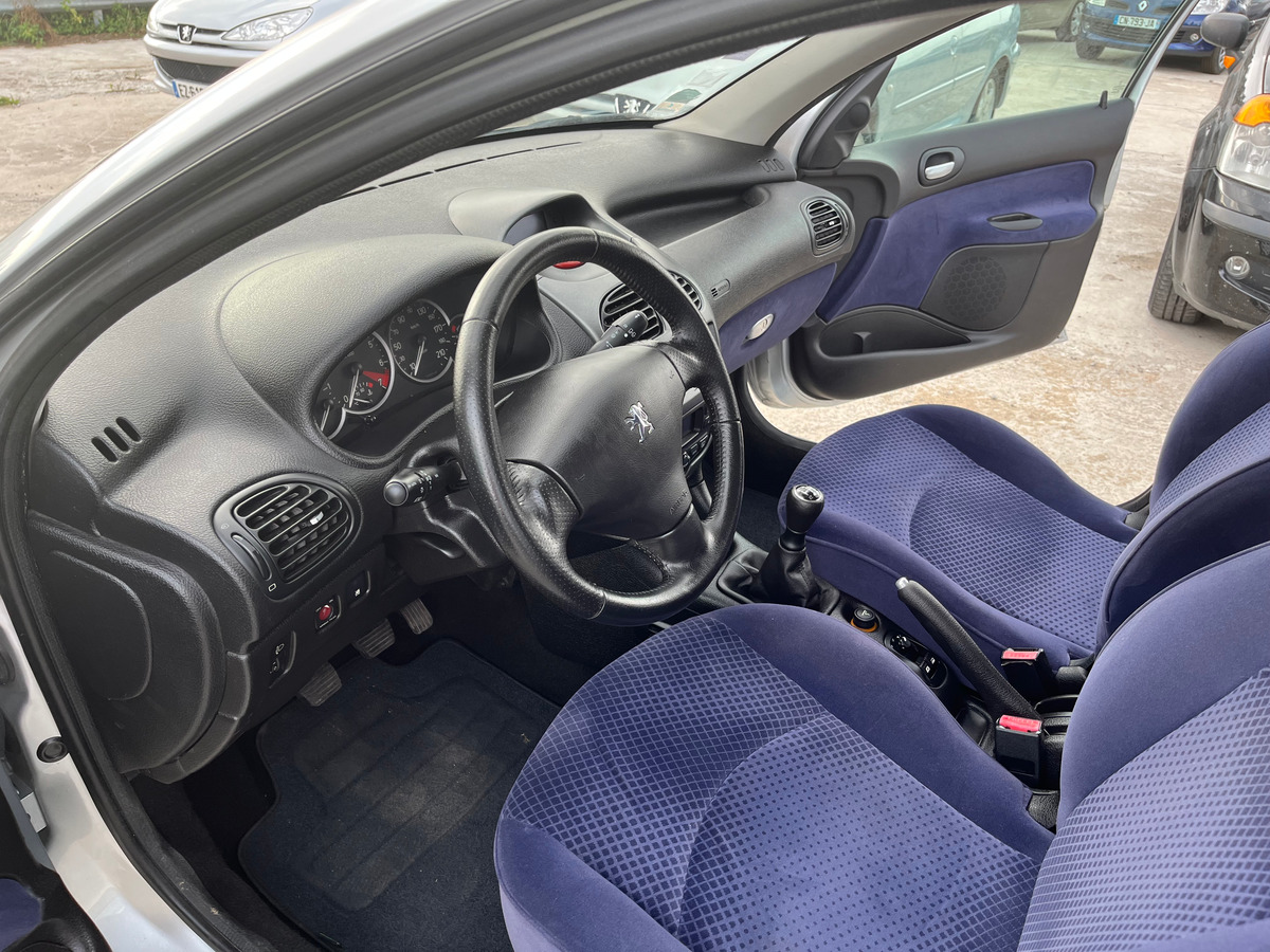 Peugeot 206 1.4i 16v 108422KM